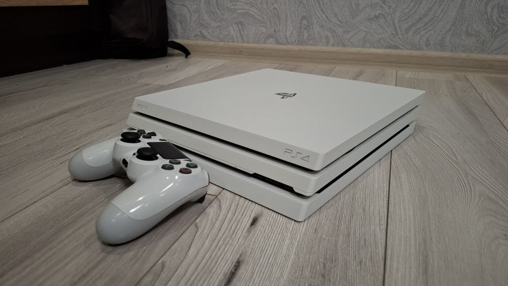 Soni PS4PRO-в ідеальному стані!