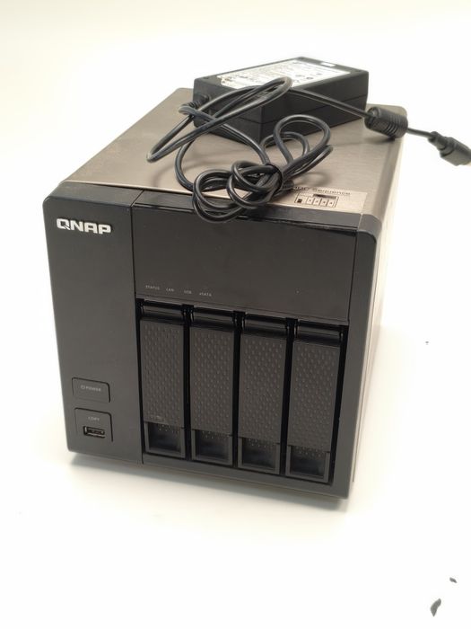 QNAP TS-412 serwer NAS 4-zatokowy sprawny bez dysków + zasilacz