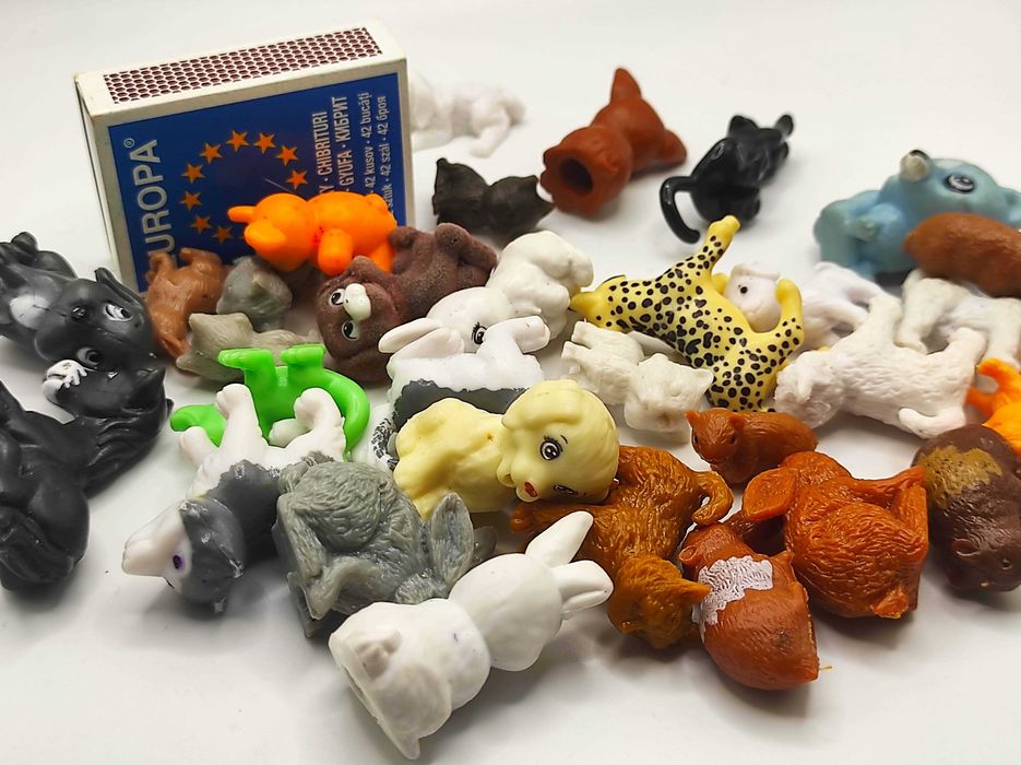 Małe figurki zwierzątek kinder niespodzianka zestaw K3#1303