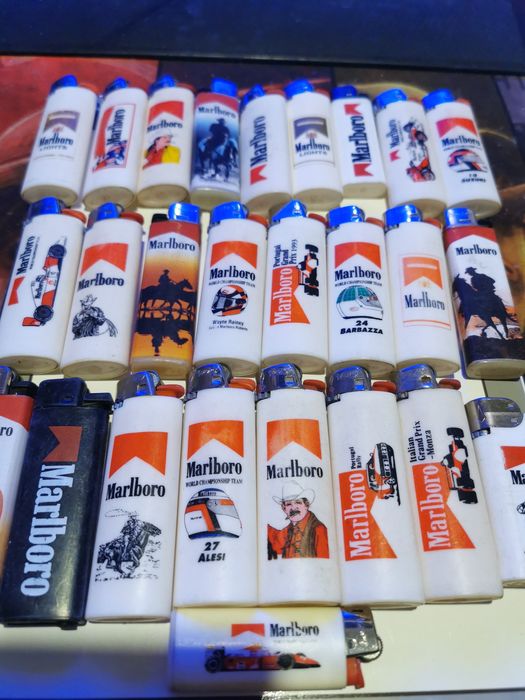 Coleção de isqueiros Marlboro