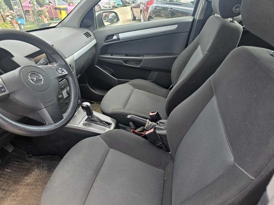 Opel Astra 2005r/1.8 benzyna /125KM/AUTOMAT/opłaty aktualne/HAK