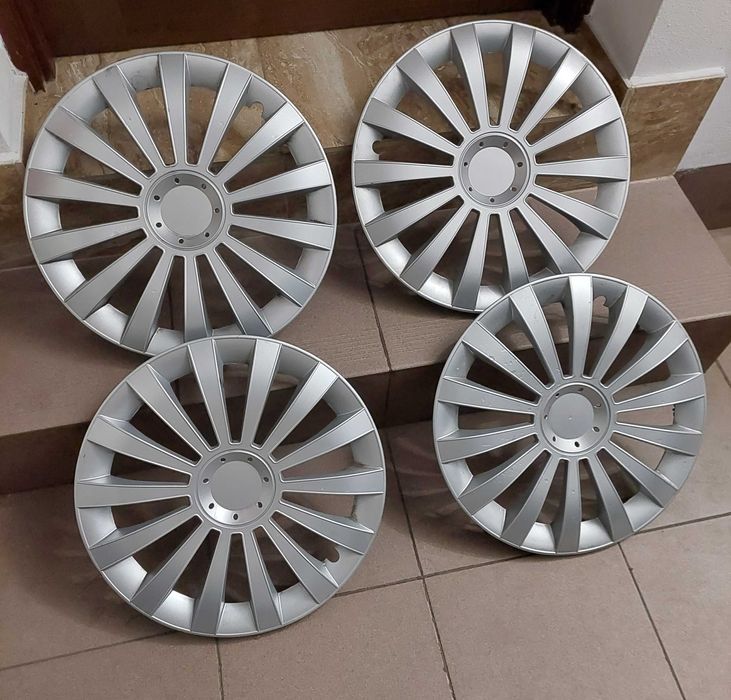 sprzedam kołpaki samochodowe 15 cali