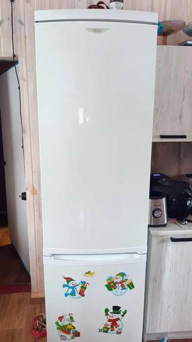 Продам холодильник zanussi