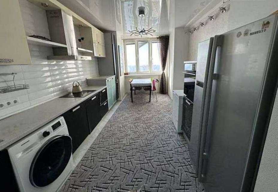 Без % Продаж 3к квартири, вул. Срібнокільська 1