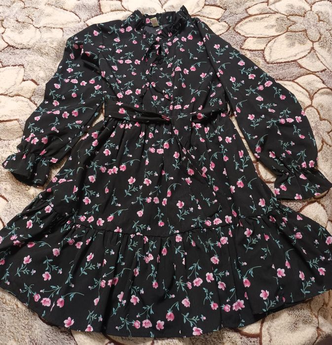 Сукні на довгий рукав для дівчинки