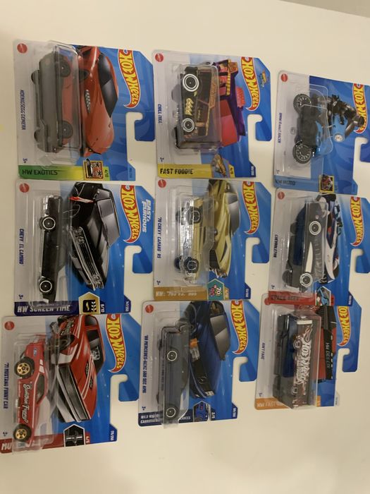 Машинки марки ,,Hotwheels’’ та ,,Matchbox’’