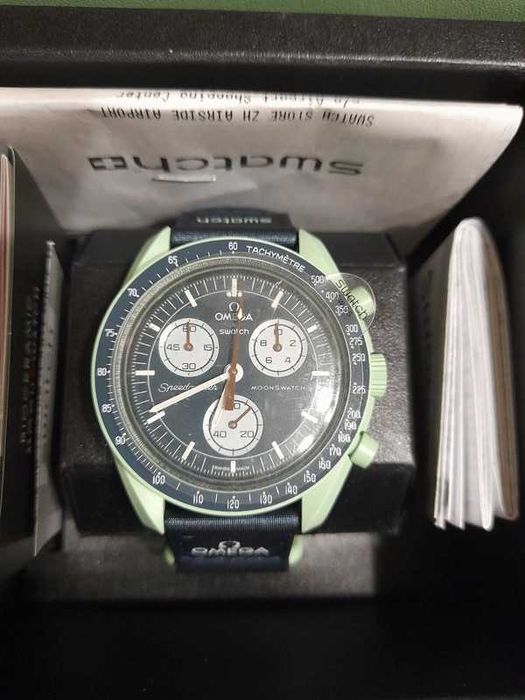 Omega x Swatch Mission To Earth MoonSwatch- SO33G100
