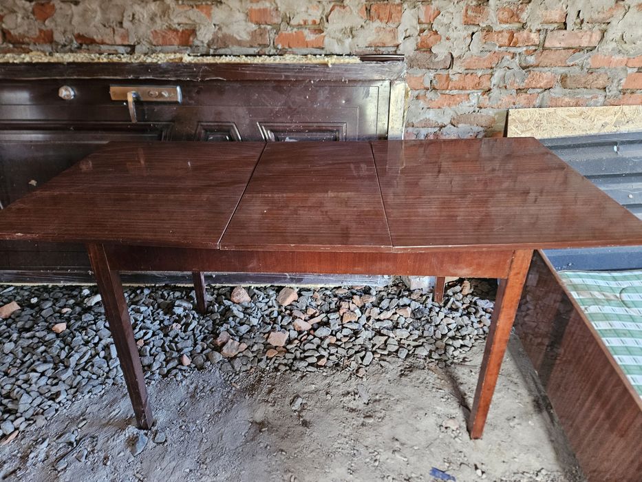 Продам Кровать,Стіл