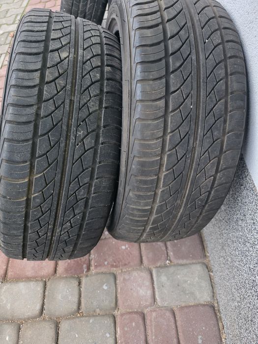Sprzedam opony wielosezonowe