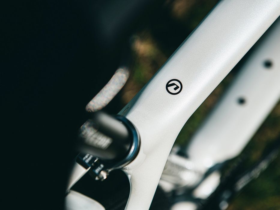 Rower gravel Accent Freak Carbon Apec biały