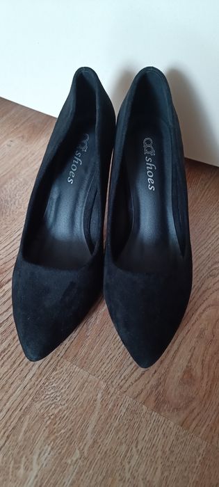 Туфли лодочки на шпильке 2 пары 38 и 39 размер