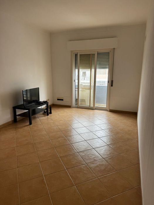 Apartamento T2 - Penha/Faro - Arrendar