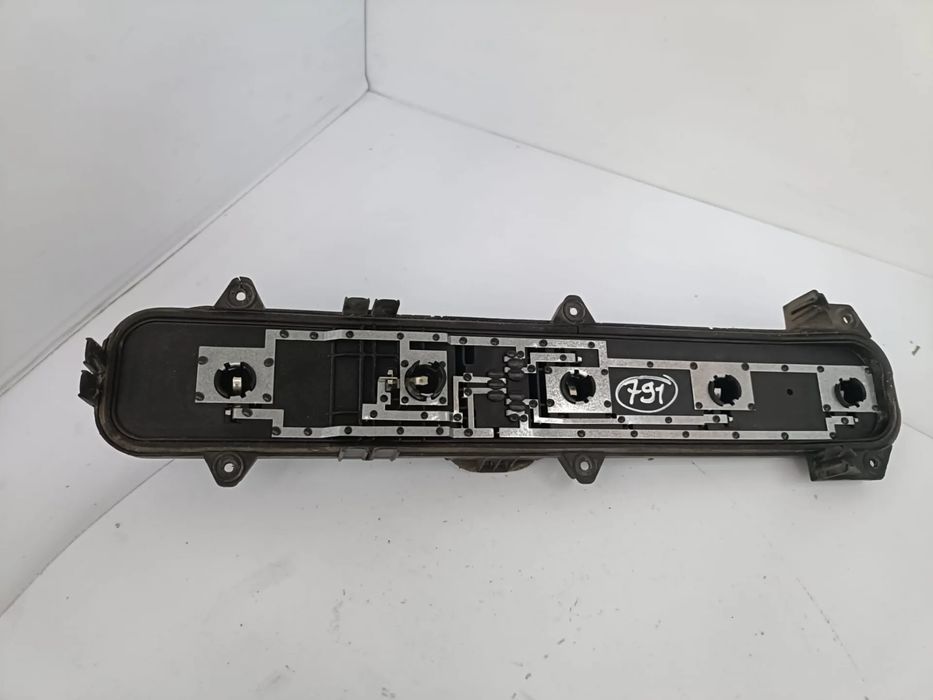 Suporte lâmpada esquerdo IVECO Daily VI
