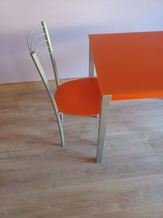 Mesa de cozinha 1mx60cm e duas cadeiras