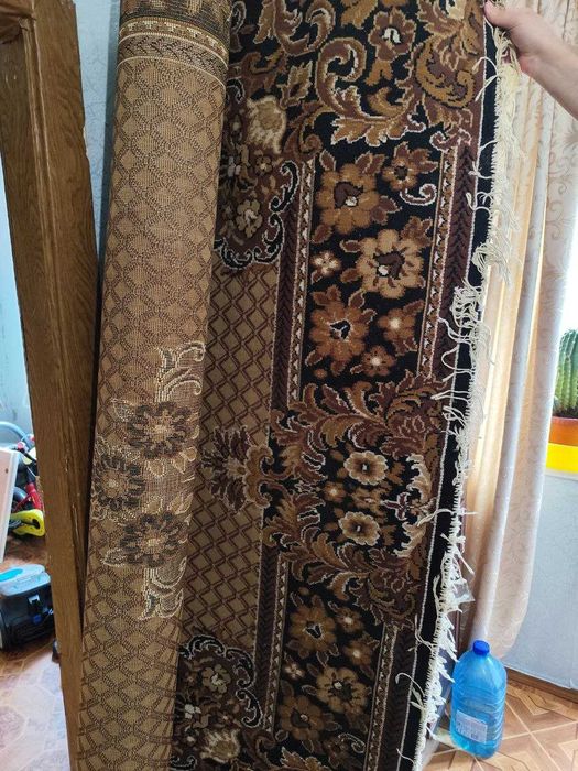 Палас напольный.