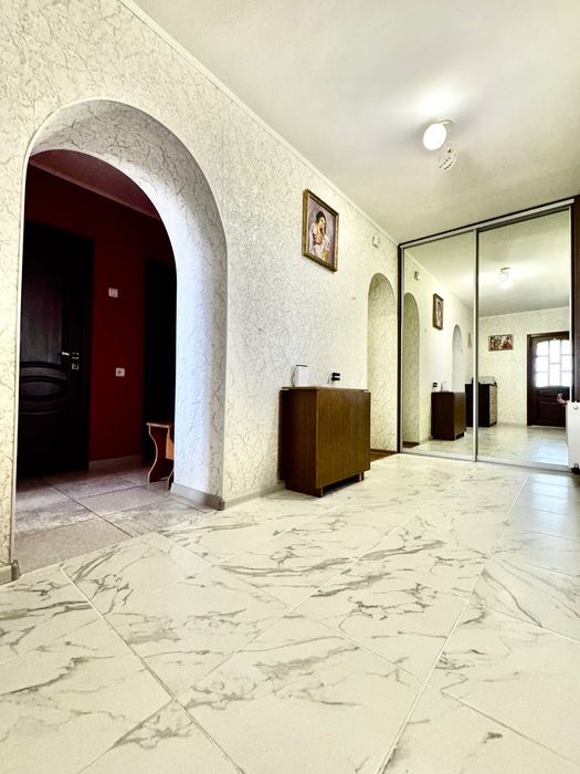 Красива 4-кімнатна з РЕМОНТОМ! Гарне планування! Найкращий район! A11