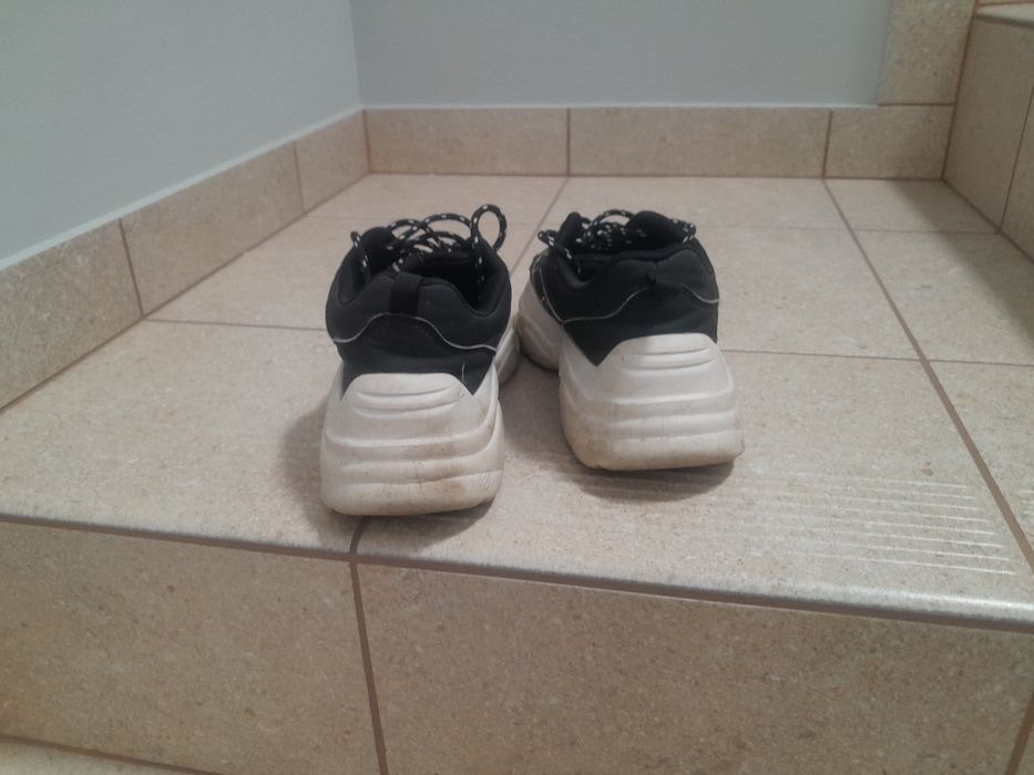 Sportowe buty damskie