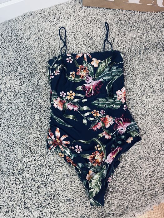 Granatowy stroj kapielowy rozm xs kwiatowy w kwiatuszki bikini