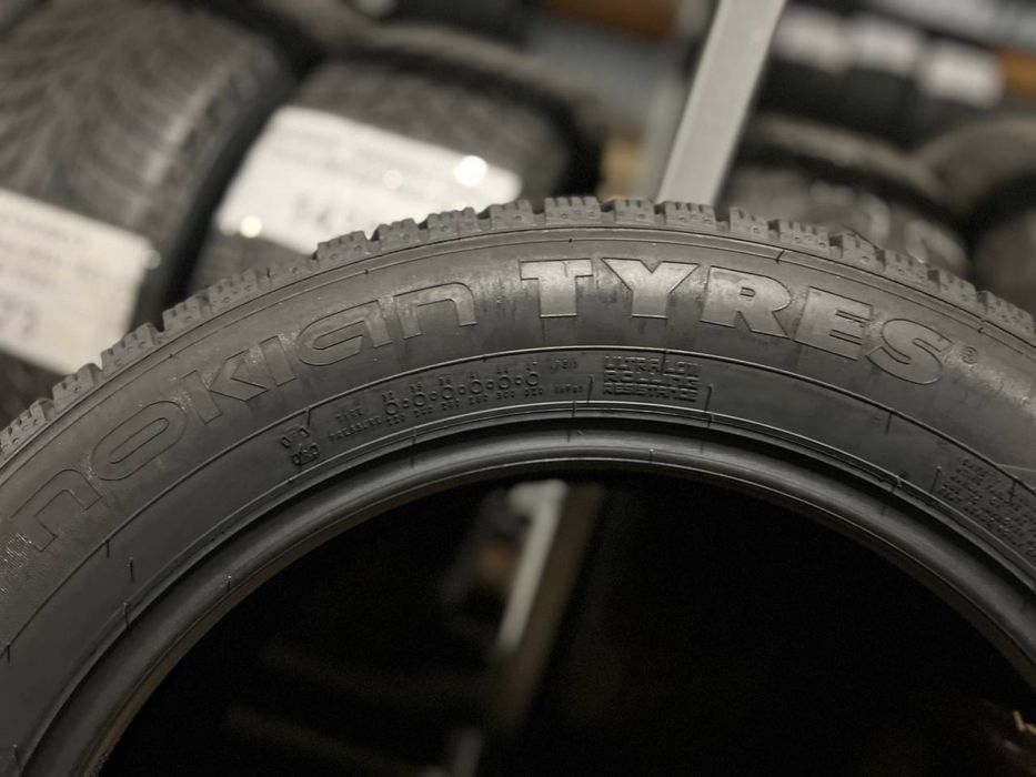 Nokian 225/55R17 Hakkapelitta R5