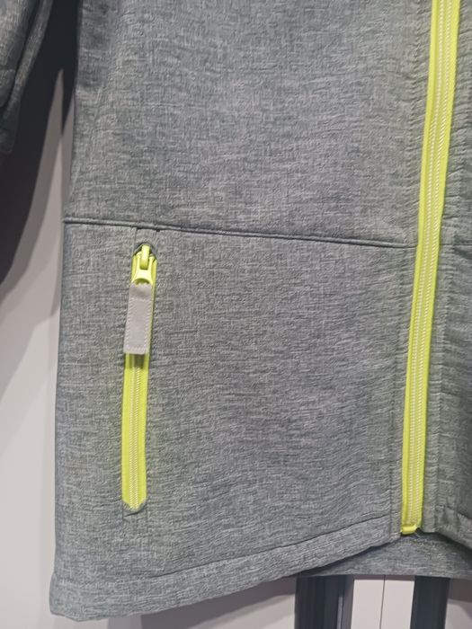 Kurtka wiosenna softshel na polarze rozm. 128