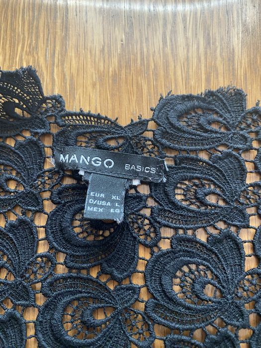 Czarna koronkowa narzutka Mango