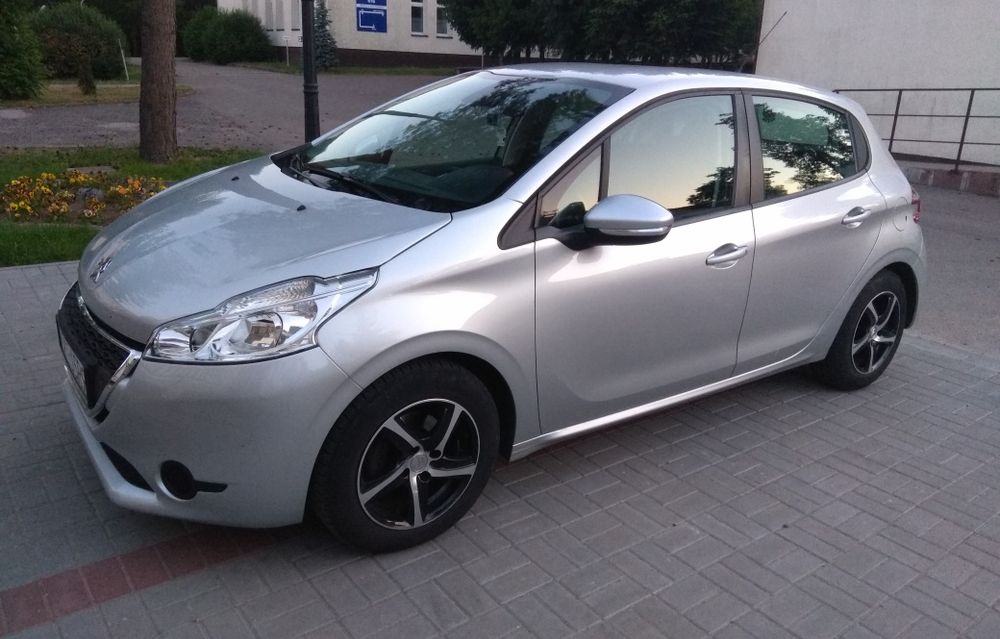 Peugeot 208