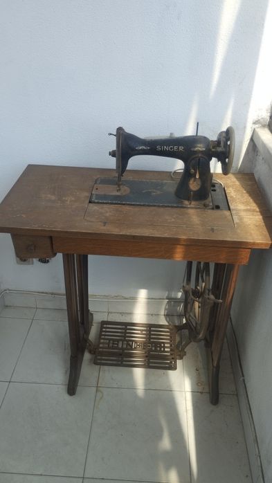 Máquina de costura Singer