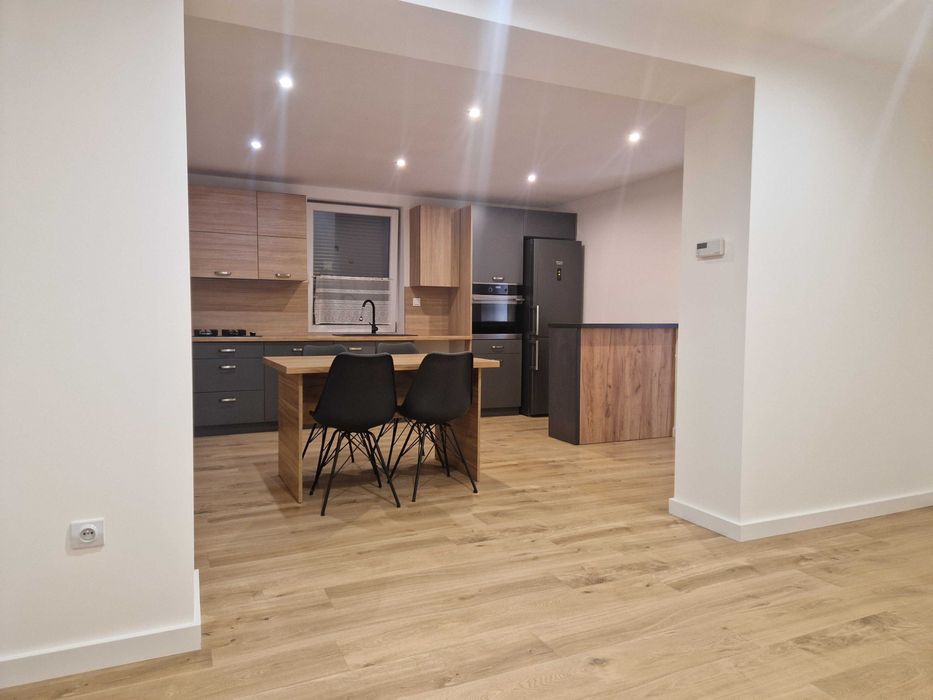 Dom wolnostojący z garażem /Ropczyce/Gotowy do zamieszkania