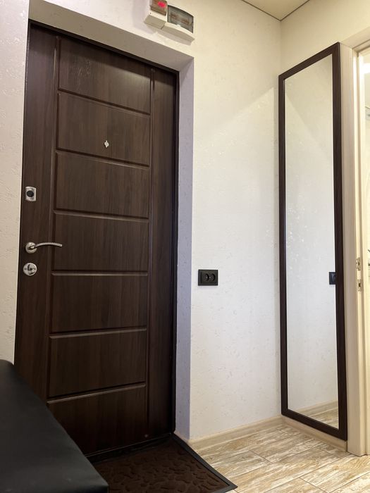 Подобово 1 кімн.квартира-студія.Вода постійно.