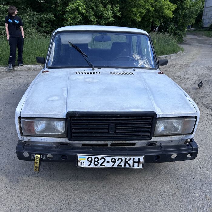ВАЗ 2107 2002 год 1.5 5 ступка