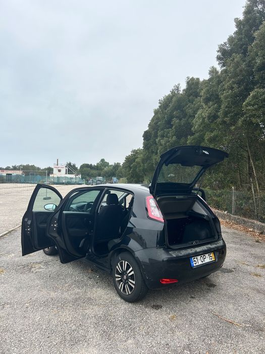 Fiat punto 2014 157 mil km a circular  IUC e inspeção até abril 2027