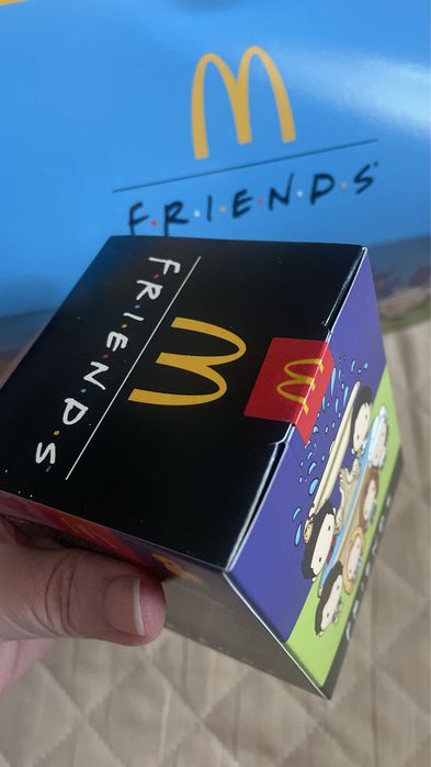 Фігурка friends з mcdonads друзі Рейчел Моніка Чендлер