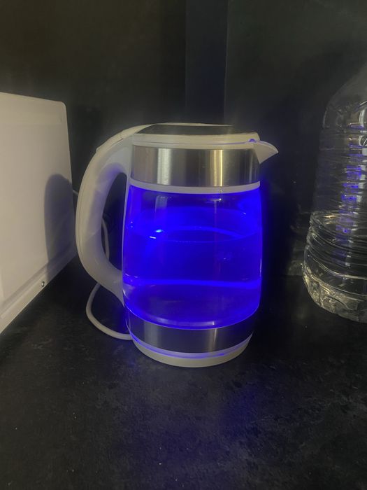 Чайник електричний Elenberg