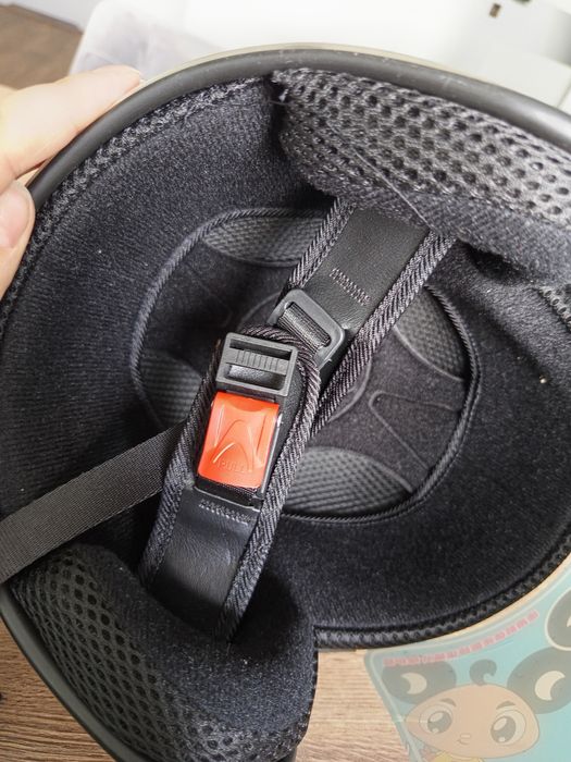 Ocieplany kask Nuoman rozmiar 55cm-60cm