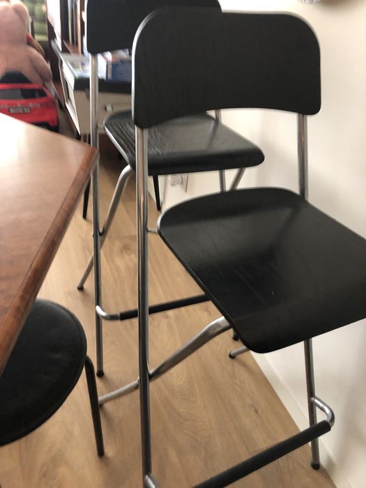 Bancos Altos com Encosto Ikea