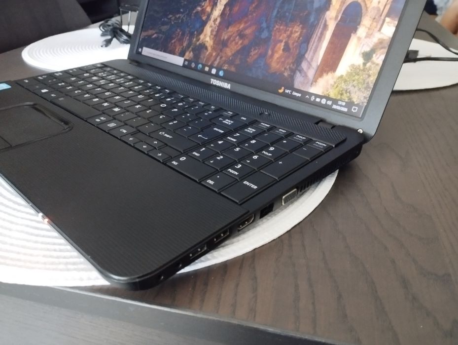 Portátil Toshiba Satellite Pro C850