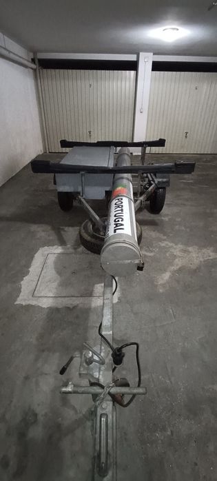 Vendo atrelado, ideal para vela ligeira (Laser)