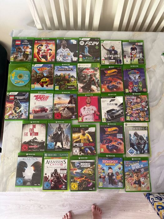 Xbox one +2 pady ze stacją ładująca i 27 gier