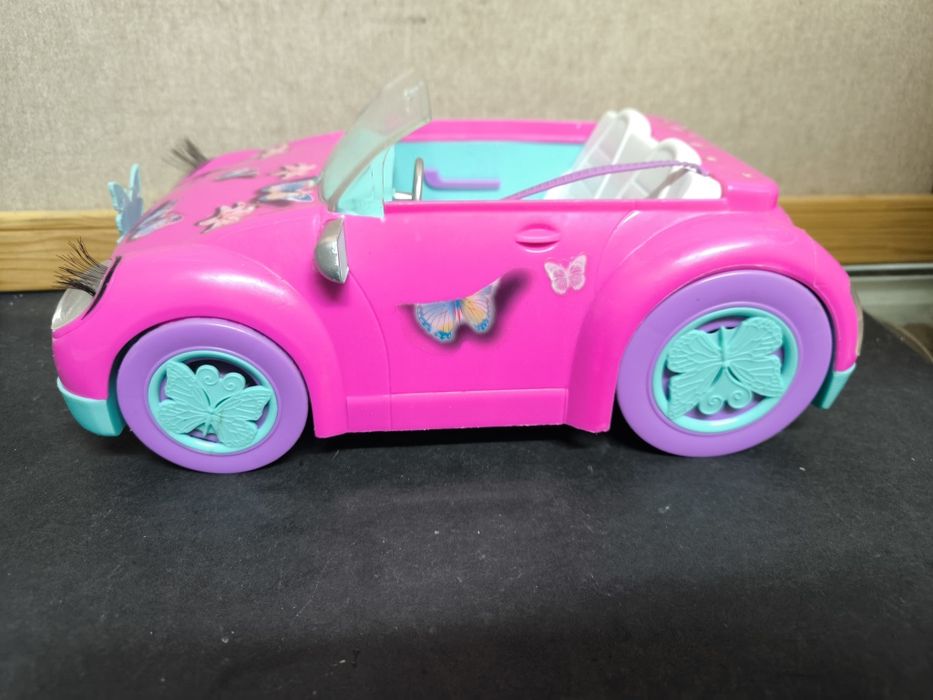 Carro Descapotável FunVille Rosa
Design Vibrante: Carro cor-de-rosa ch