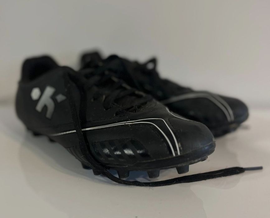 buty piłkarskie marki Kipsta w rozmiarze 39