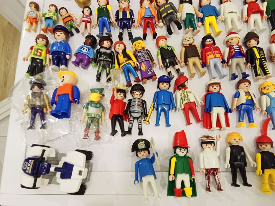 Продам фигурки багги  playmobil новие
