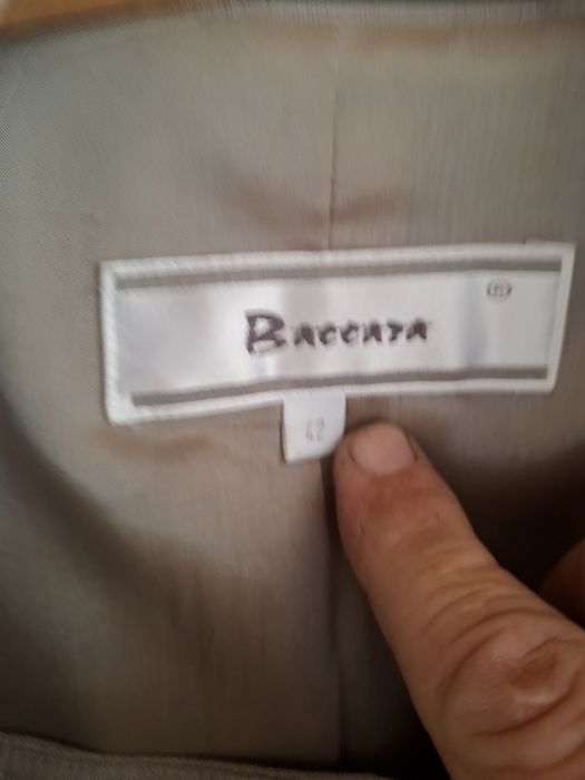 Garsonka damska rozmiar 42  jak na zdjeciach.