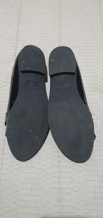 Sapatos pretos de senhora n°39