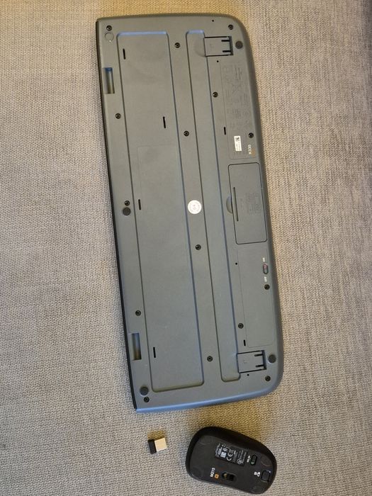 Logitech комплекти МК330 або MK270 бездротова клавіатура та мишка.