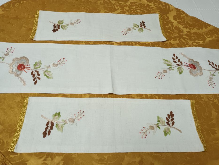 Jogo de Quarto em linho caseiro, bordado à mão