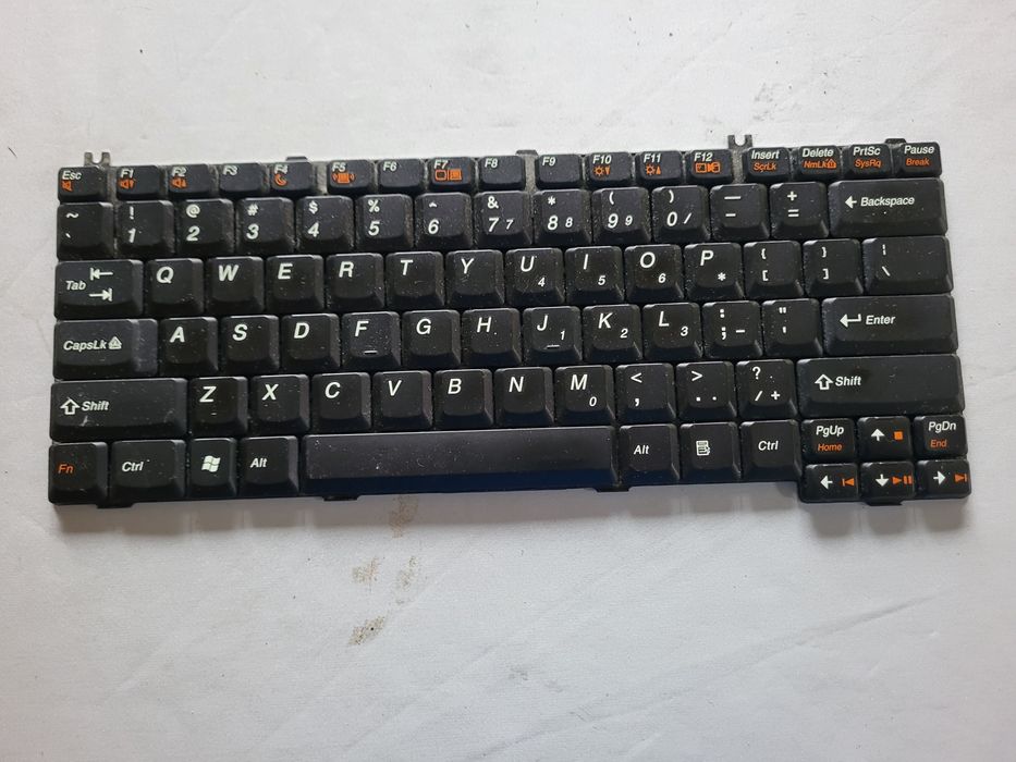 Sprzedam orginalną Klawiaturę do laptopa Lenovo N 500