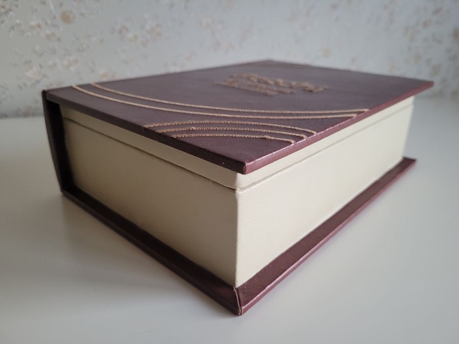 Скринька-книга / книга-сейф Patchi “Le Chocolat Since 1974”