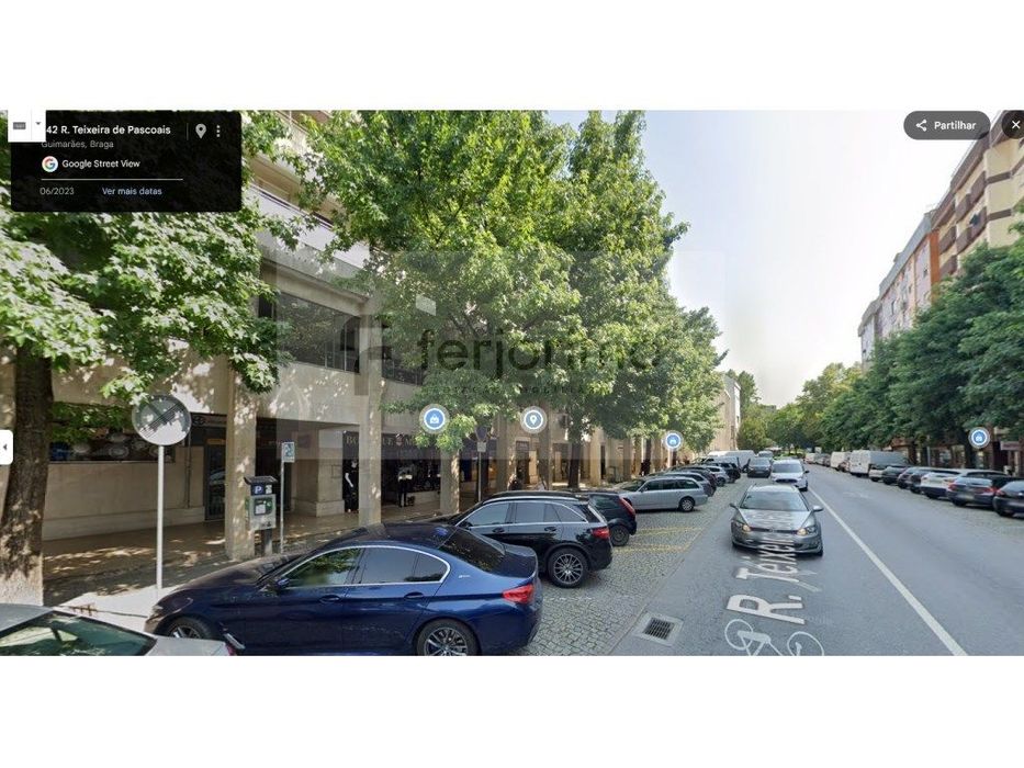 Loja de rés do chão com 120 m2