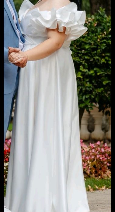 Suknia ślubna - satyna - rękawki  falbanka glamour ksiezniczka