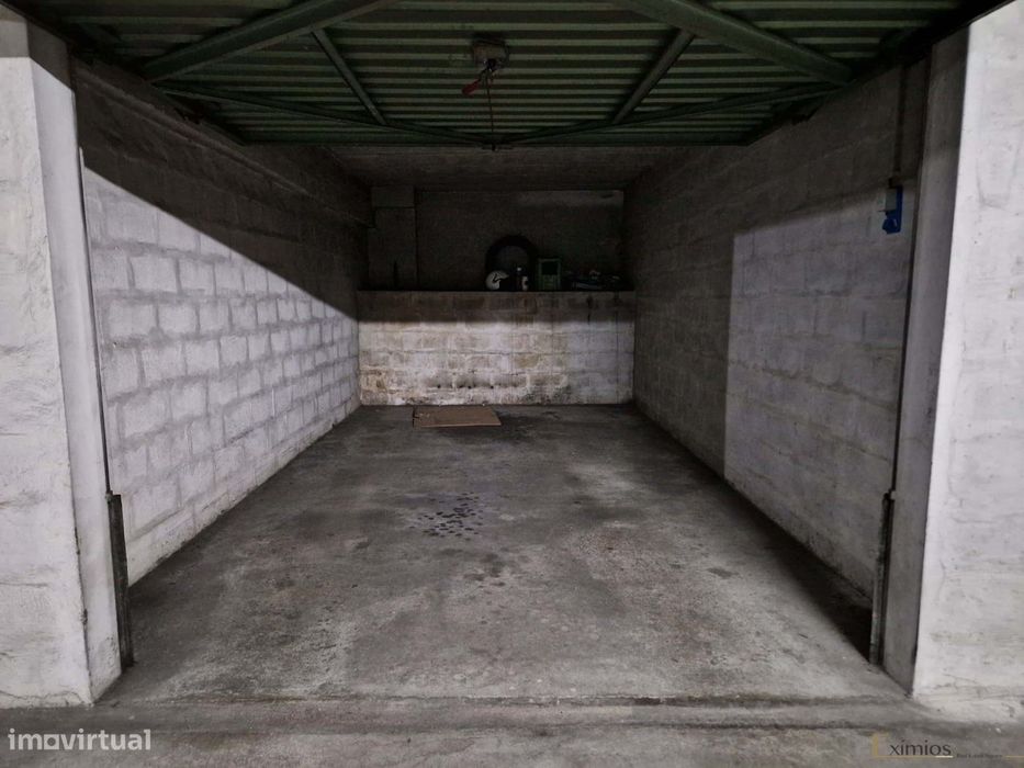 Garagem para um carro, na cidade da Póvoa de Varzim